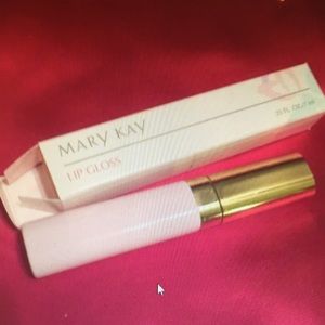 Mary Kay Pearl lip gloss strawberry scent